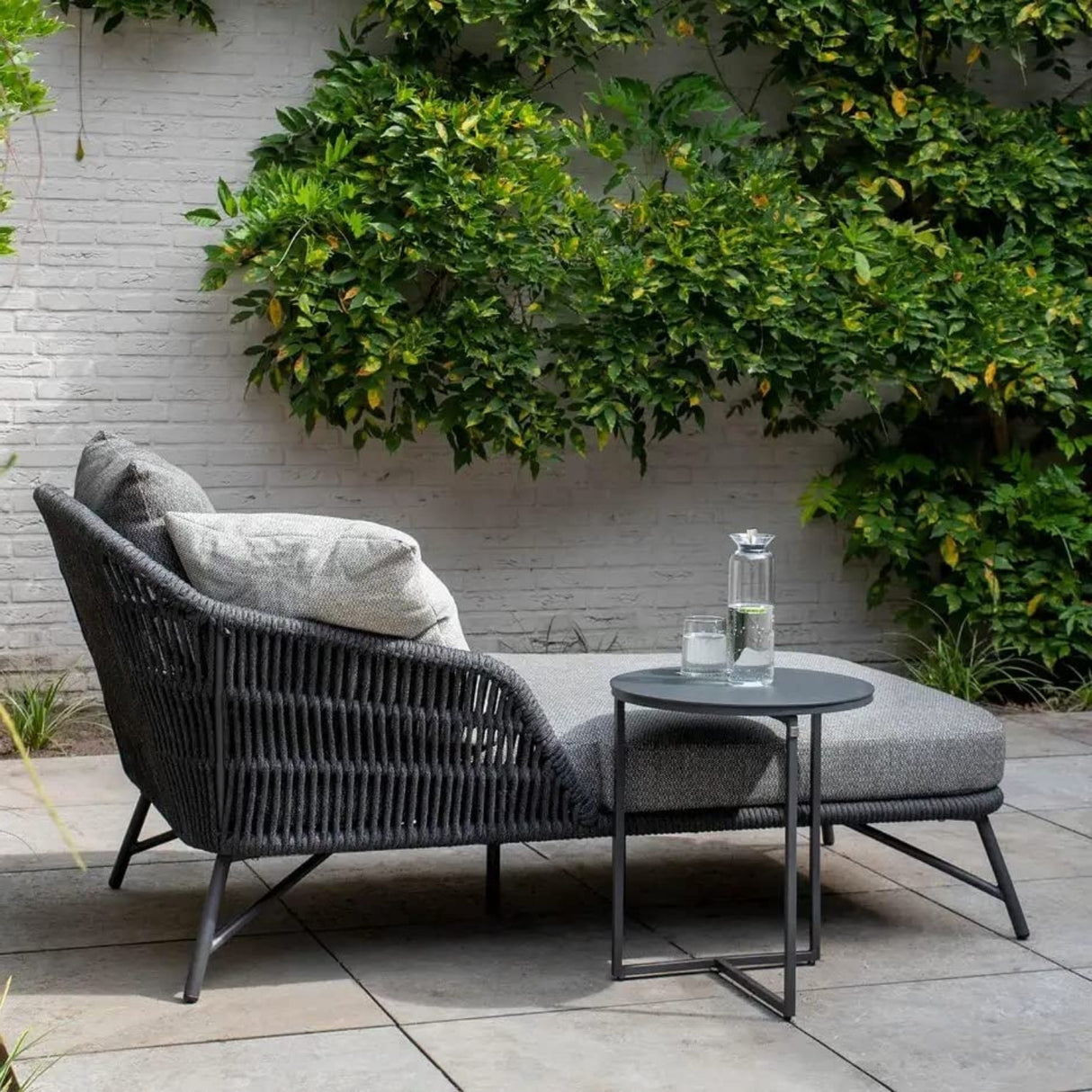 Outdoor Rope Patio Single Seater Daybed All Weather Furniture