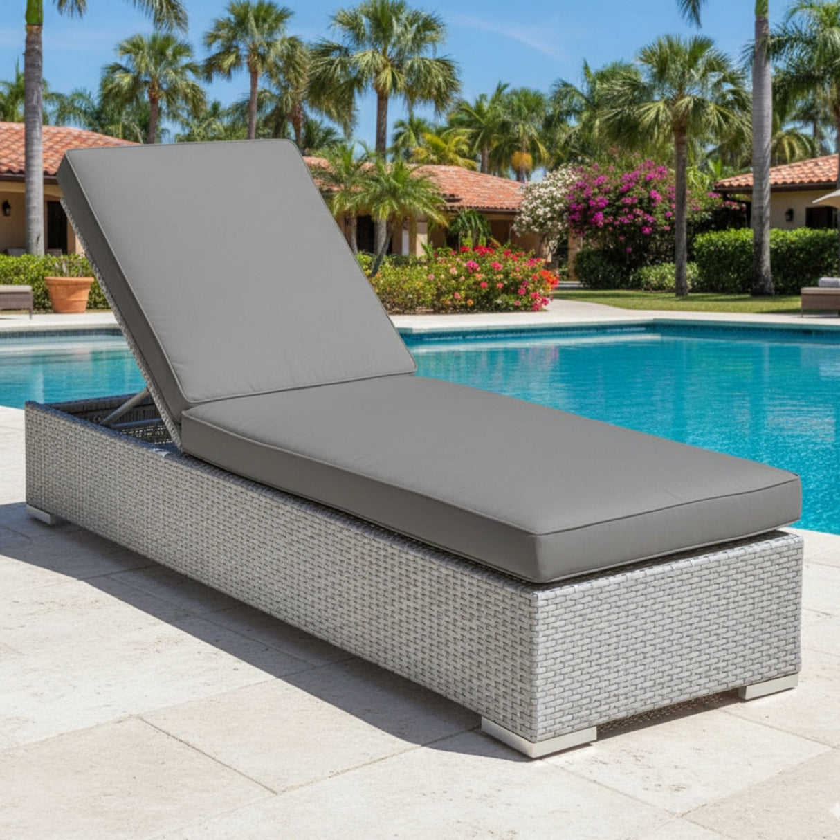 Outdoor All-Weather Rattan Wicker Lounger (Silver Grey & Grey)