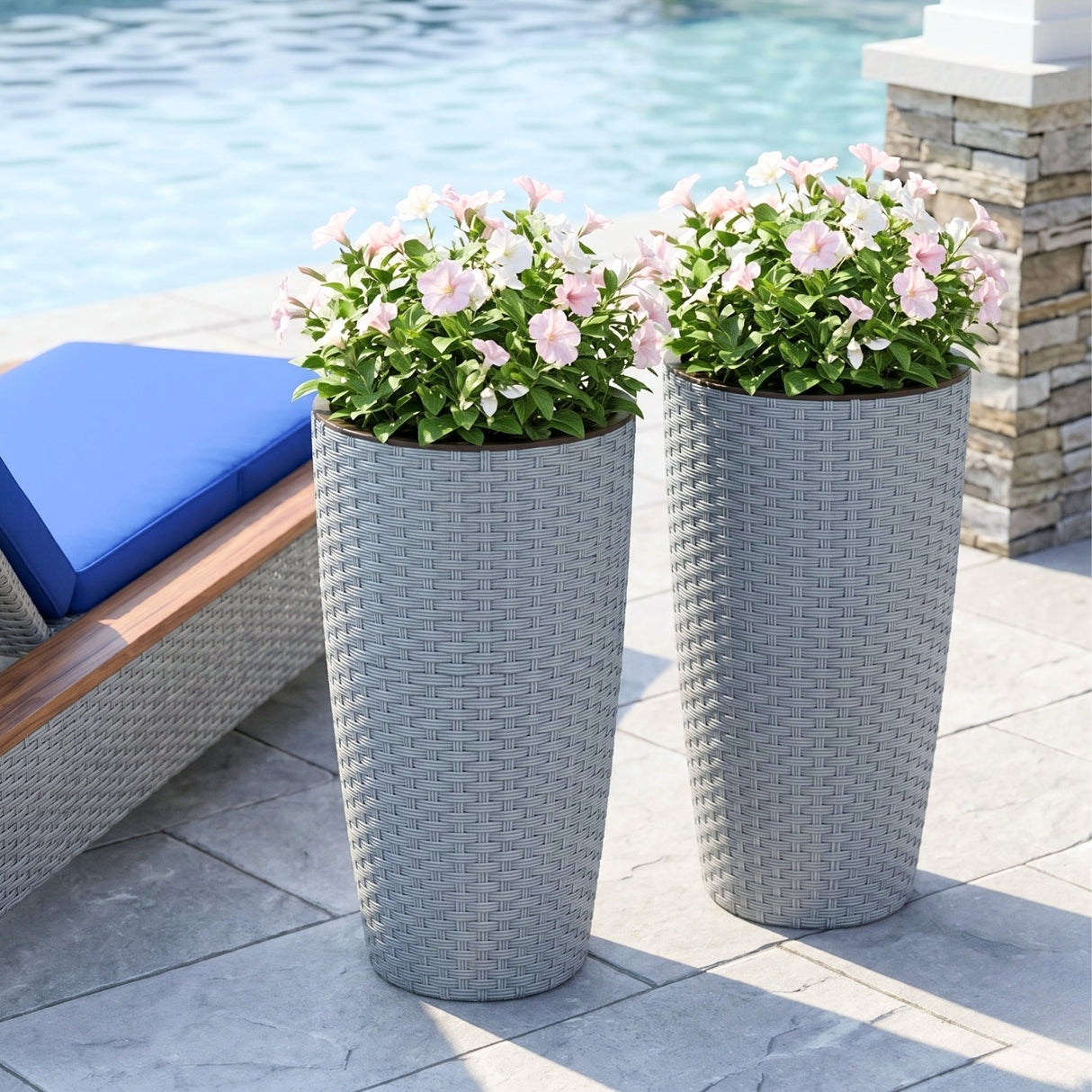 2-Piece Outdoor Wicker Planter Set (Silver Grey)