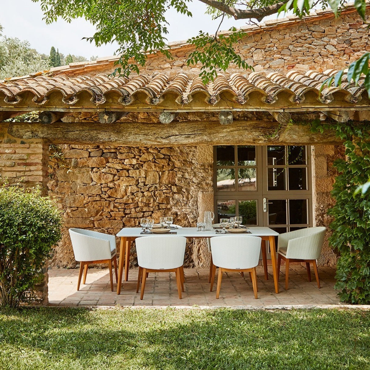 Outdoor All-Weather Resistant Rattan Wicker 7-Piece Dining Set (White)