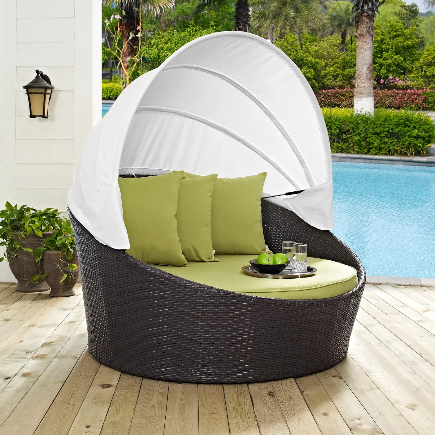 Outdoor Rattan Wicker Patio Daybed with Retractable Canopy