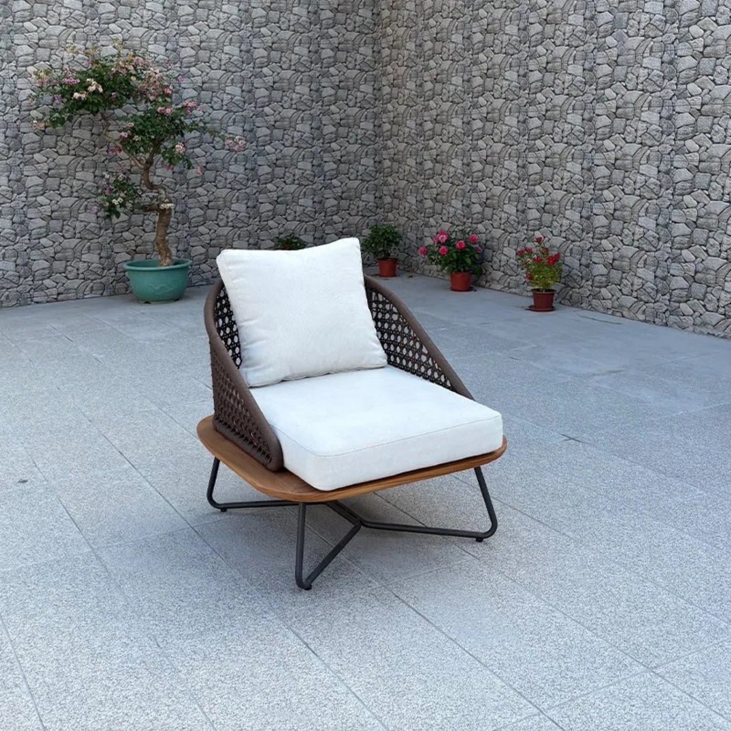 Outdoor Rope 3-Piece Patio Set With Wooden Top Table