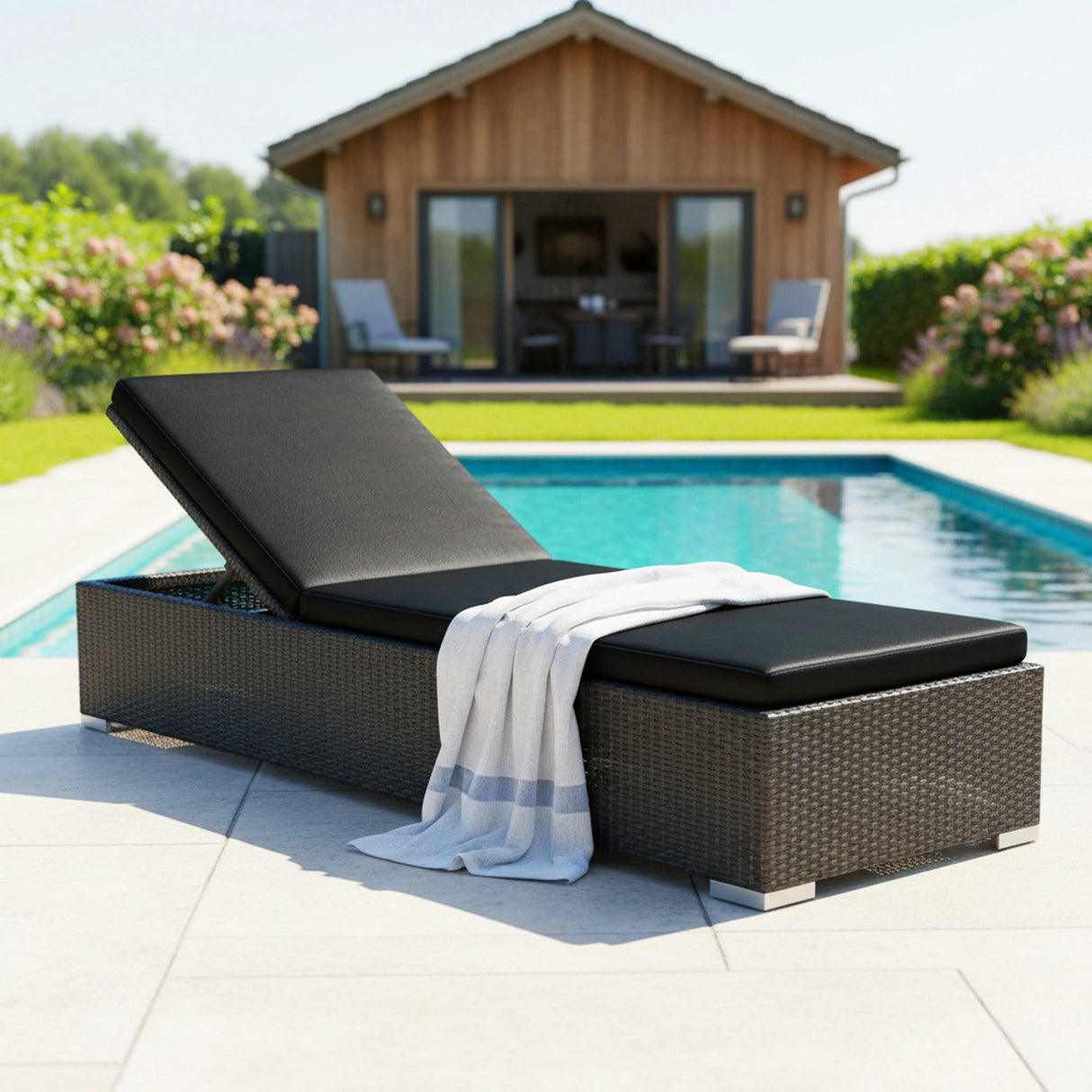 Outdoor All-Weather Rattan Wicker Lounger (Black)