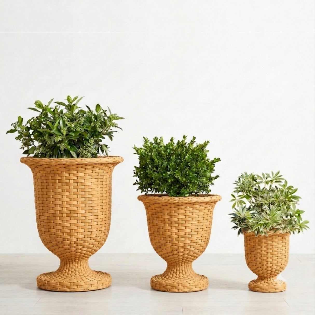 Outdoor Rattan Wicker Urn Planter Set of 3 (Beige)