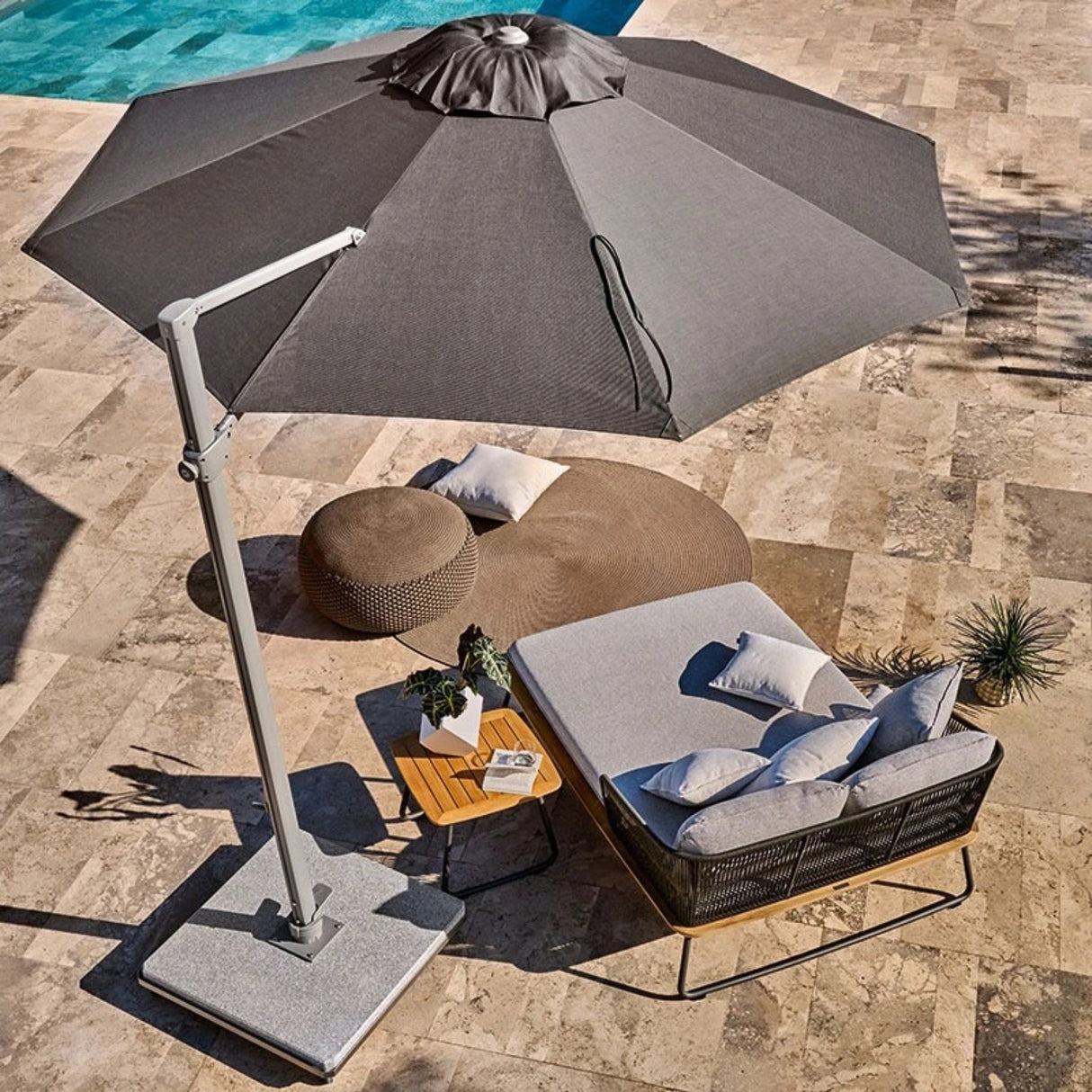 Outdoor Rope 2 Seater Patio Daybed With Wooden Top Side Table