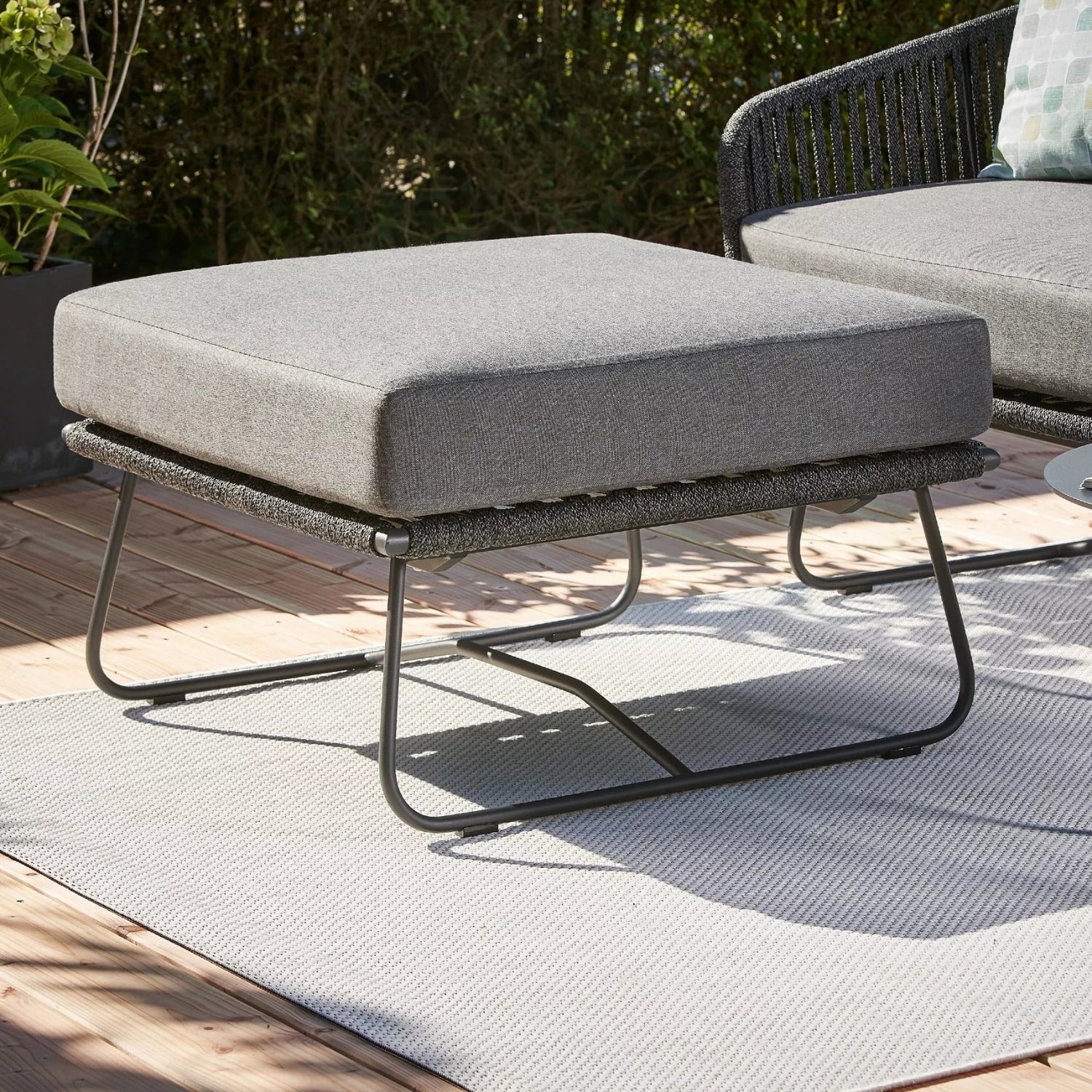 Outdoor All-Weather Rope Ottoman