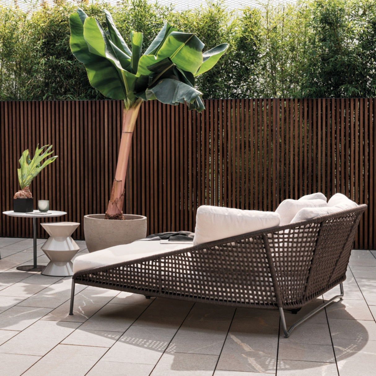 Outdoor Rope Patio Furniture Daybed (Brown and Cream)