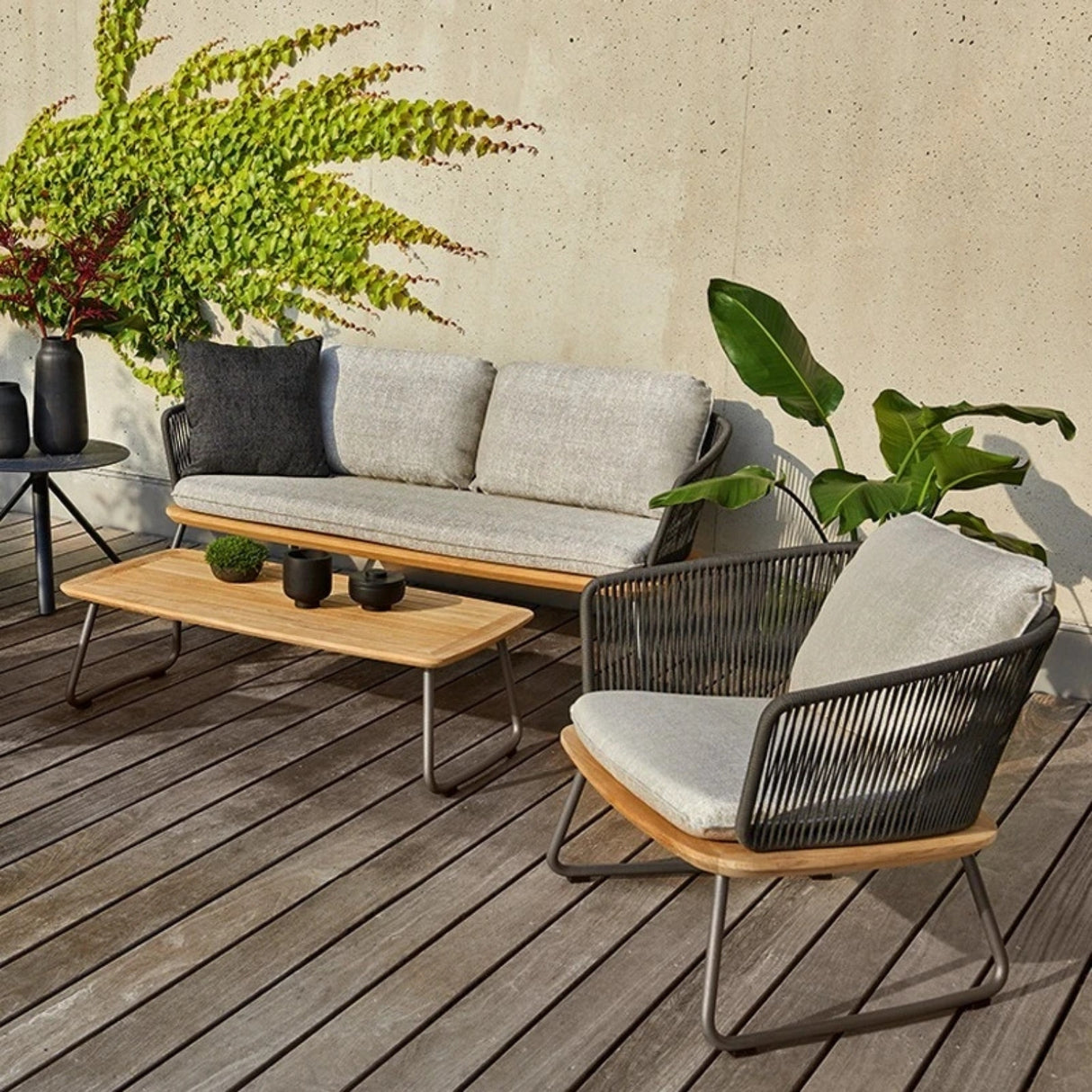 Outdoor Rope 4-Piece Sofa Set With Wooden Top Table