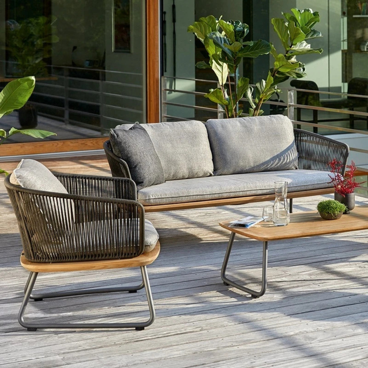 Outdoor Rope 4-Piece Sofa Set With Wooden Top Table