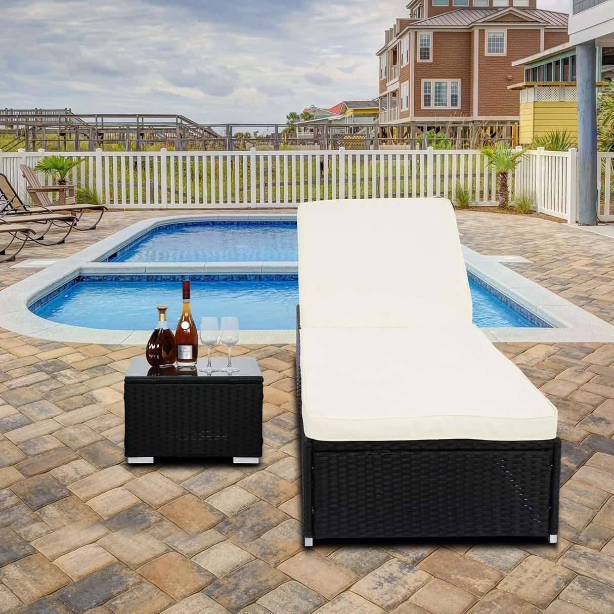 Outdoor Wicker Lounge Chair With Side Table