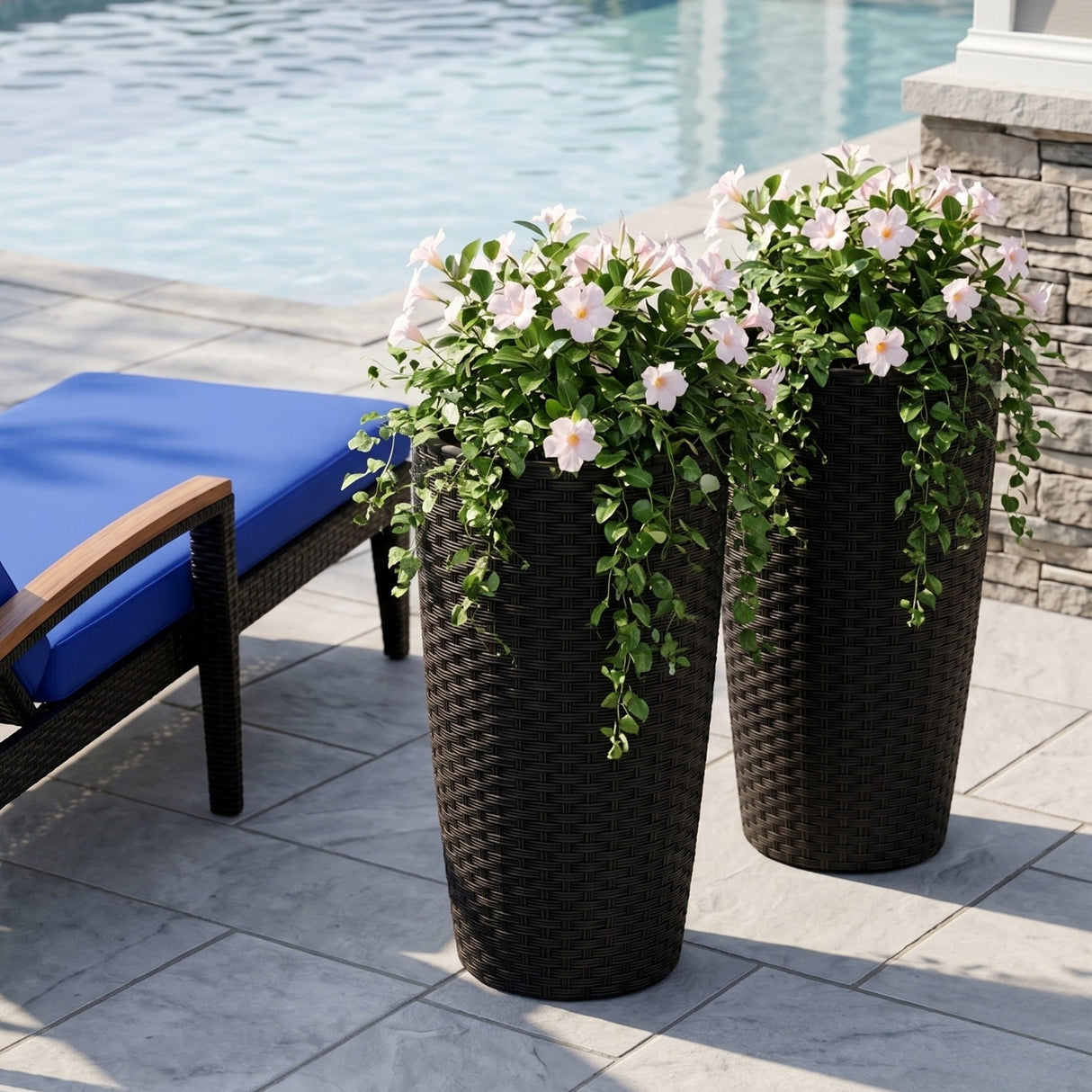 2-Piece Outdoor Wicker Planter Set (Black)