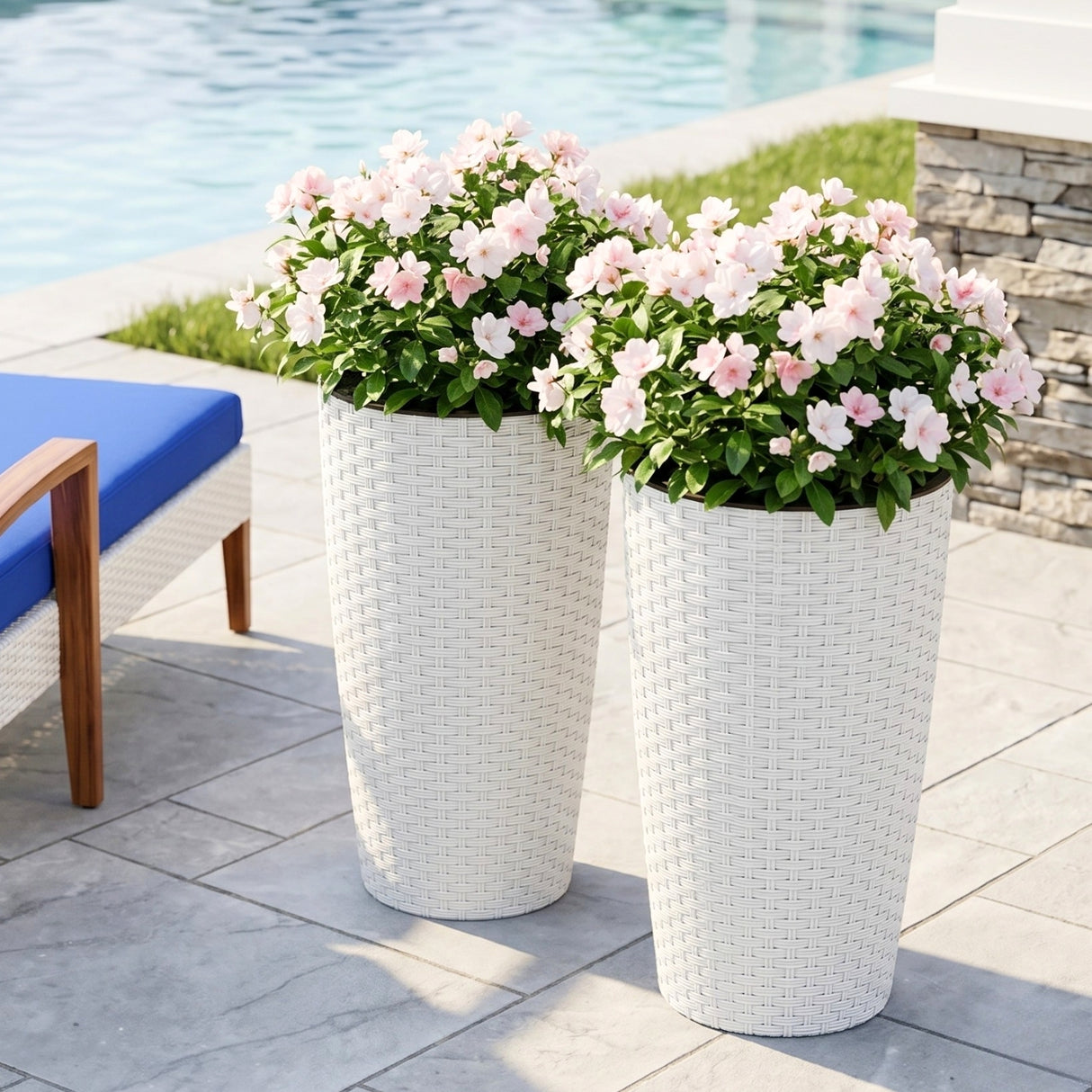 2-Piece Outdoor Wicker Planter Set (White)