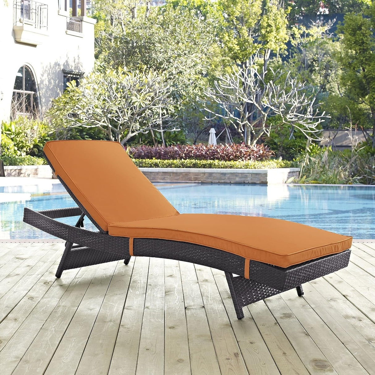 Outdoor Rattan Wicker Chaise Lounger For Poolside