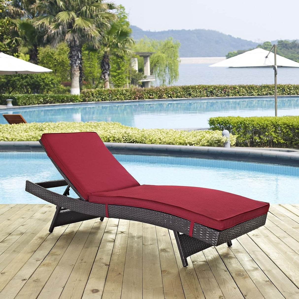 Outdoor Rattan Wicker Chaise Lounger For Poolside
