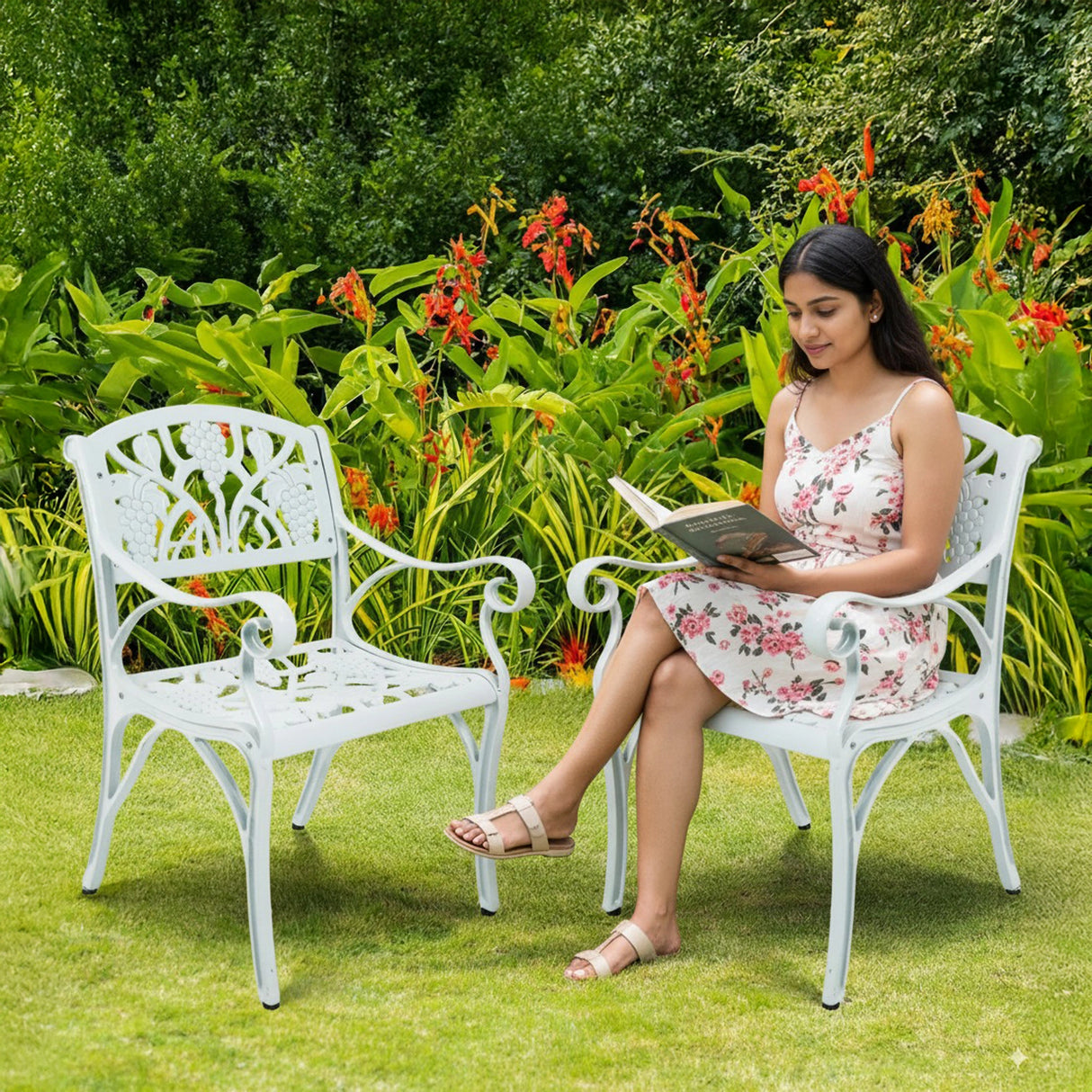 Outdoor Cast Aluminum 2 Chairs Patio Bistro Set (White)