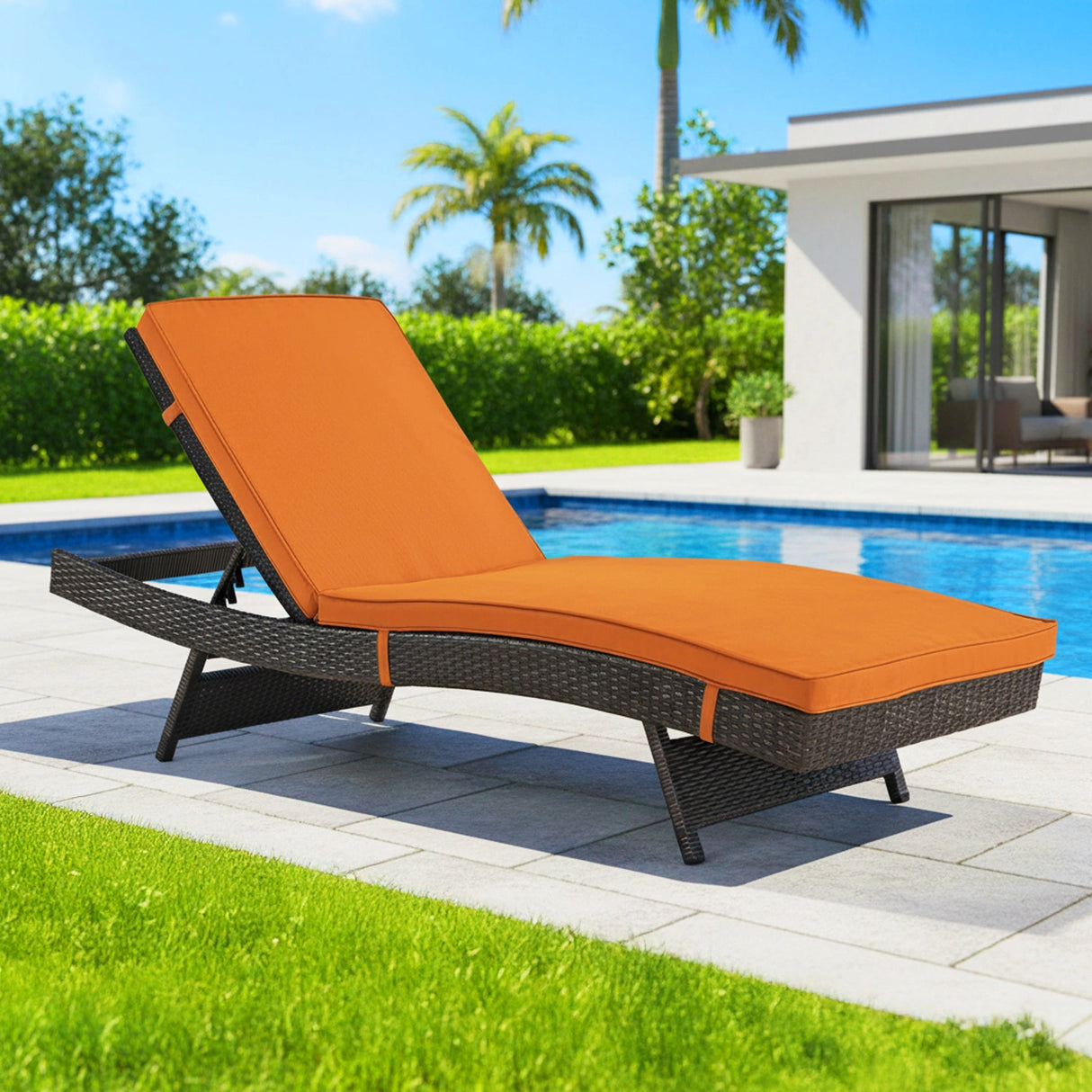 Outdoor Rattan Wicker Chaise Lounger For Poolside