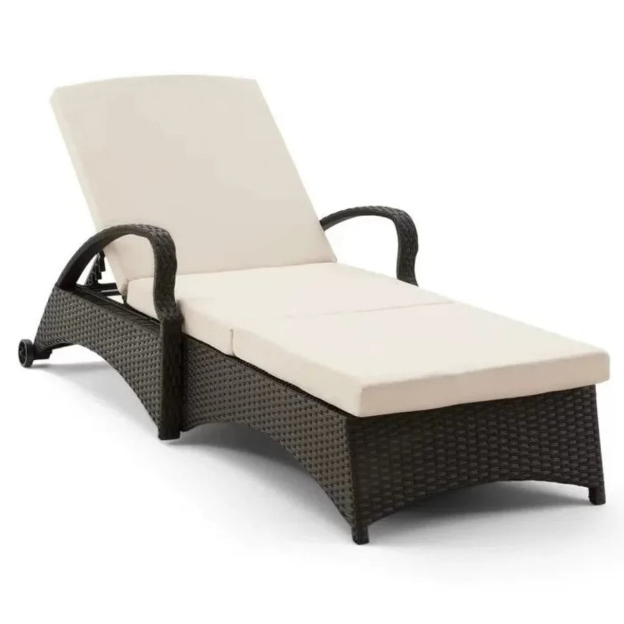 Outdoor All-Weather Wicker Lounger