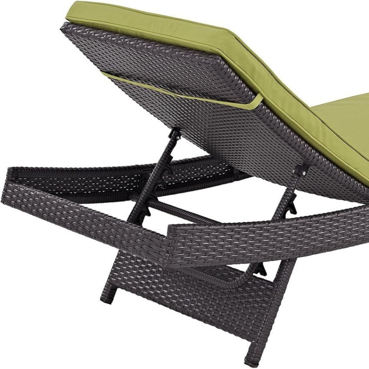 Outdoor Rattan Wicker Chaise Lounger For Poolside