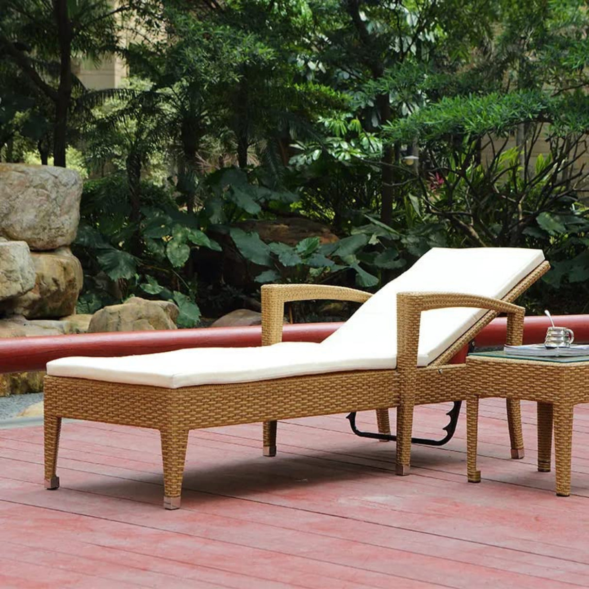 Outdoor Wicker Lounge Chair With Side Table