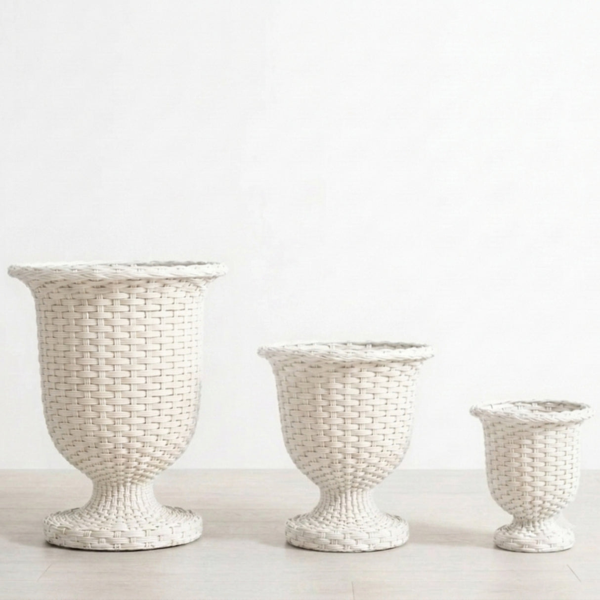 Outdoor Rattan Wicker Urn Planter Set of 3 (White)