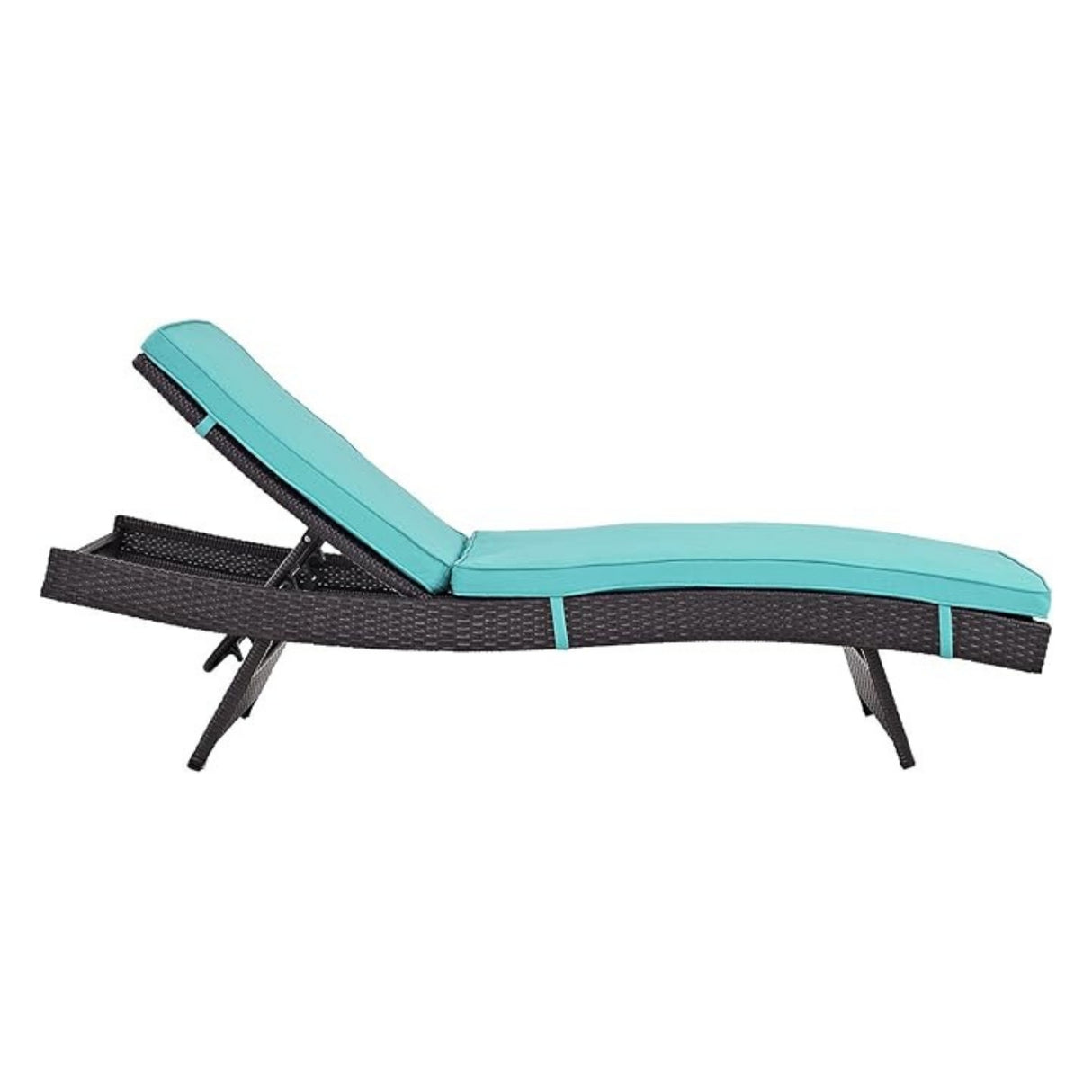 Outdoor Rattan Wicker Chaise Lounger For Poolside