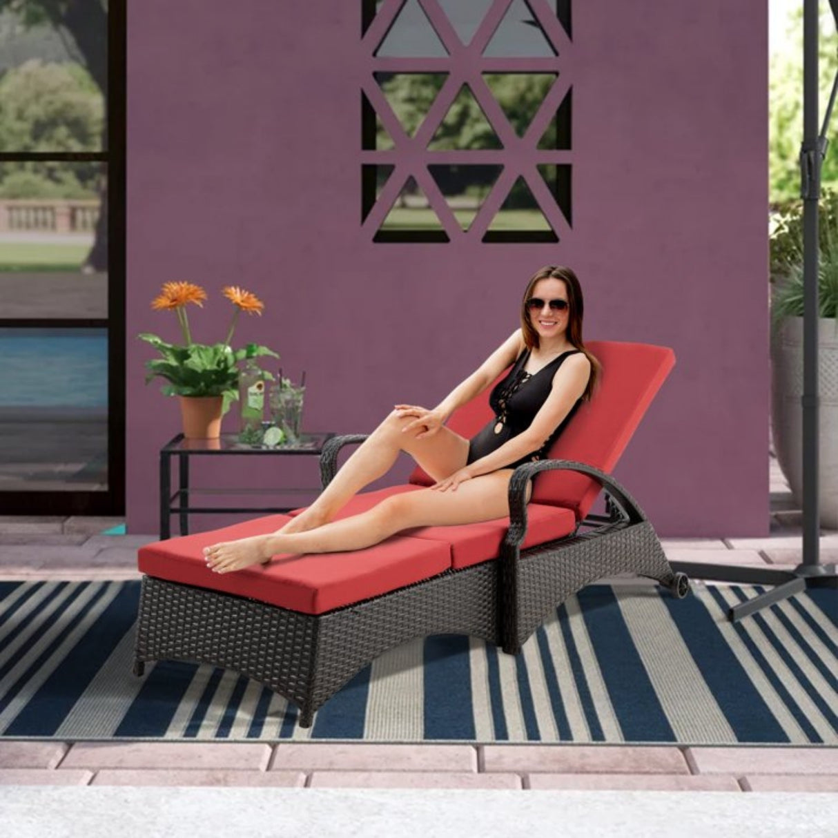 Outdoor All-Weather Wicker Lounger
