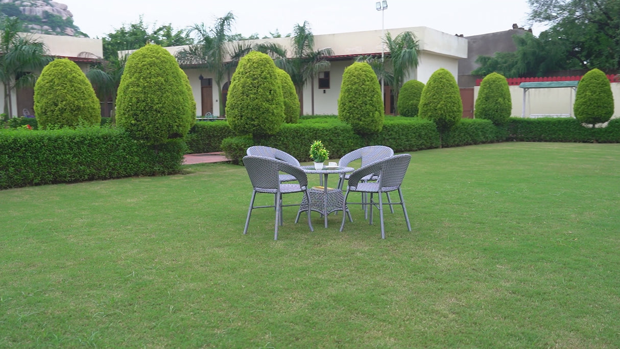 Outdoor Wicker 5-Piece Patio Set with Outdoor Umbrella