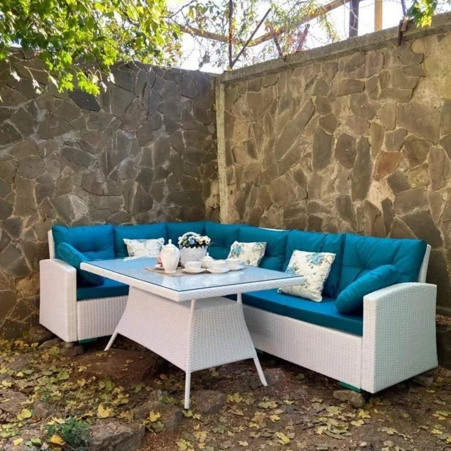 DEVOKO 3-Piece White Wicker Patio Furniture Set with Center Table