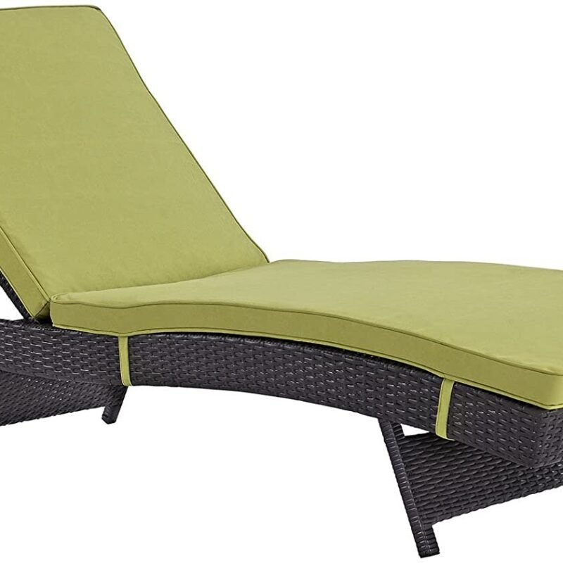 Adjustable Rattan Wicker Chaise Lounge with Green Cushion - Poolside Luxury - Image 3